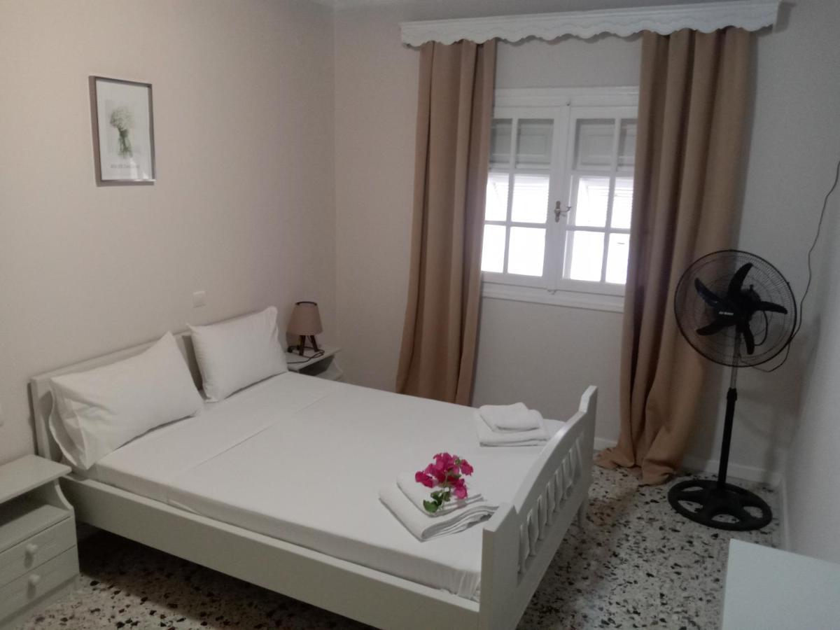 Menegis Apartment Zakynthos Town Luaran gambar