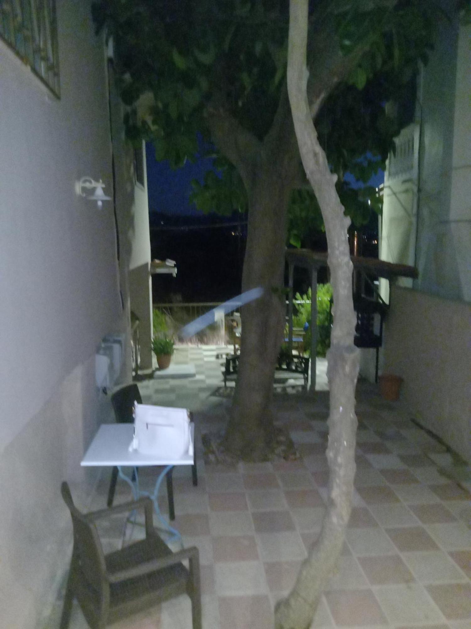 Menegis Apartment Zakynthos Town Luaran gambar