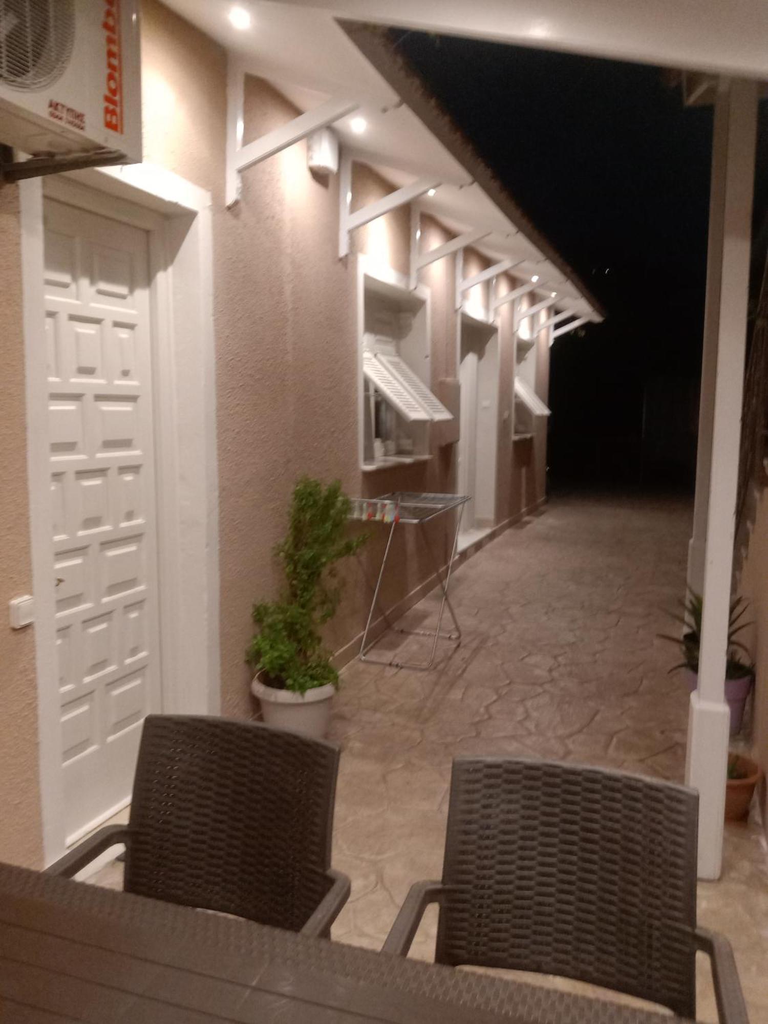 Menegis Apartment Zakynthos Town Luaran gambar
